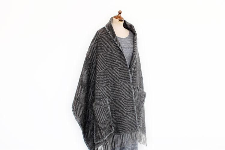 MARIA pocket shawl
