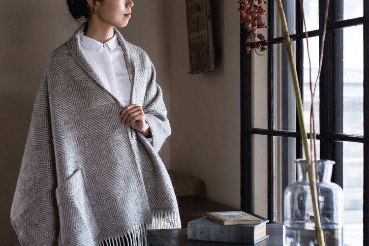 MARIA pocket shawl