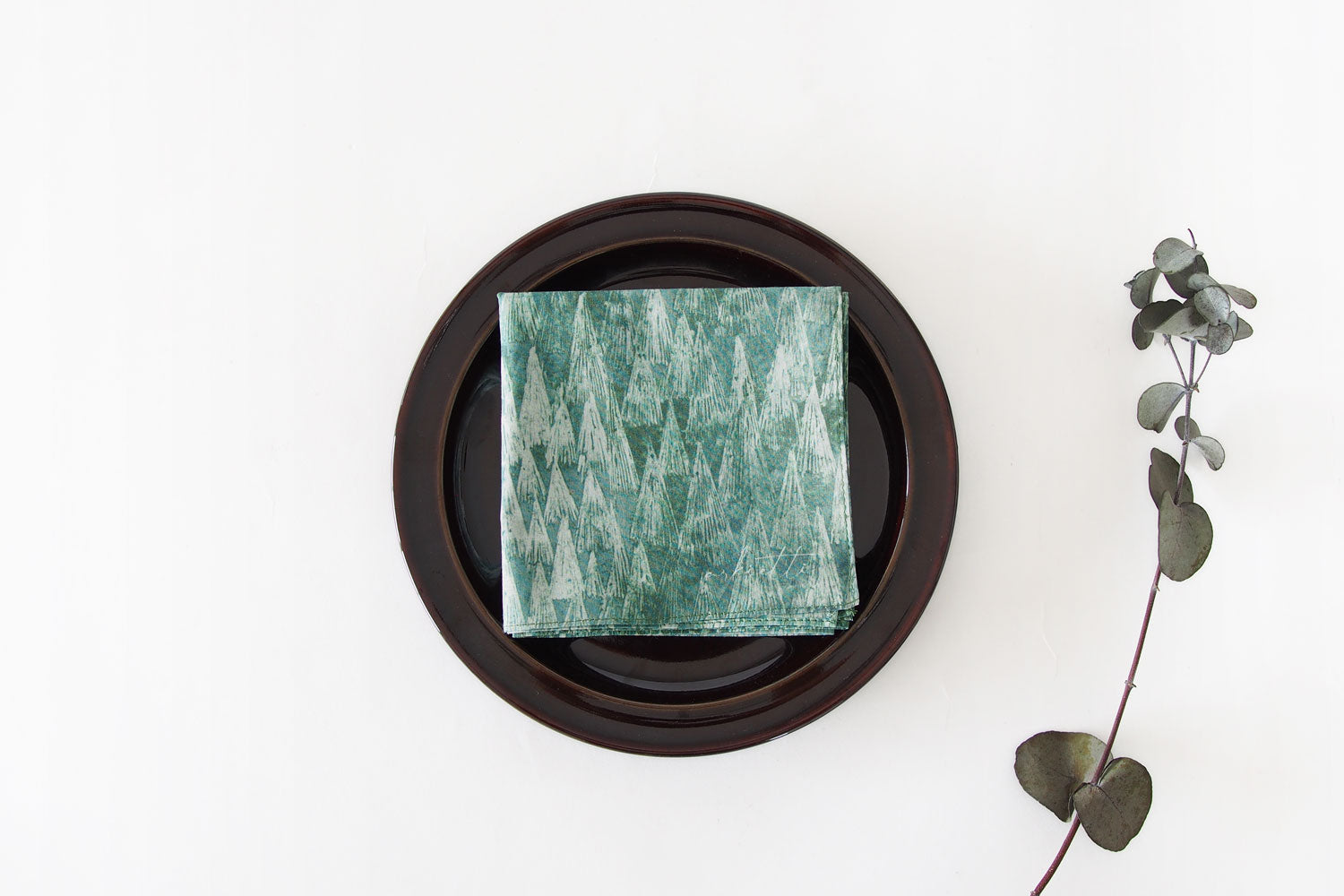 syvä metsä ハンカチーフ