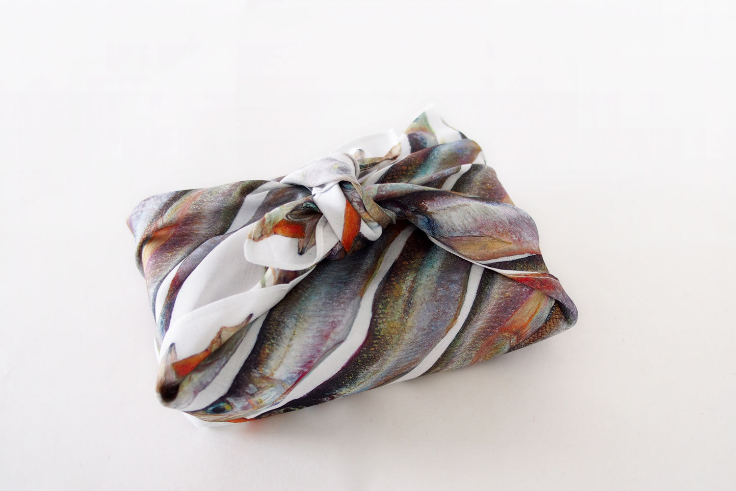 ししゃもハンカチ ／ 加藤休ミ