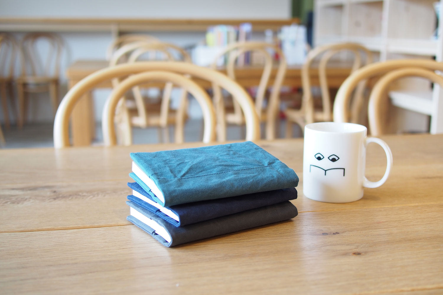 BOOK COVER ／ HITOHARI